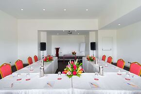 Ramada Suites by Wyndham Wailoaloa Beach Fiji