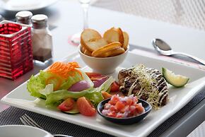 Ramada Suites by Wyndham Wailoaloa Beach Fiji