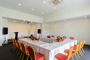 Ramada Suites by Wyndham Wailoaloa Beach Fiji