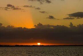 Ramada Suites by Wyndham Wailoaloa Beach Fiji