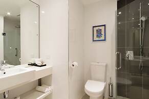 Ramada Suites by Wyndham Wailoaloa Beach Fiji