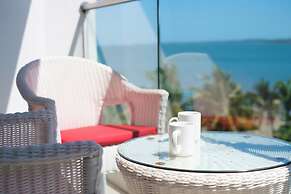 Ramada Suites by Wyndham Wailoaloa Beach Fiji