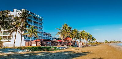 Ramada Suites by Wyndham Wailoaloa Beach Fiji