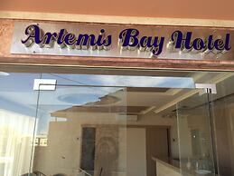 Artemis Bay by Estia