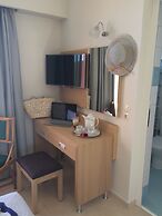 Artemis Bay by Estia