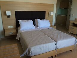 Artemis Bay by Estia