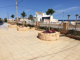 Artemis Bay by Estia