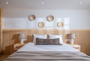 Elea Suites & Residences