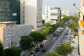 SeaBreeze Limassol City Center Flat