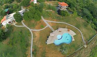 Lake Villa Resort
