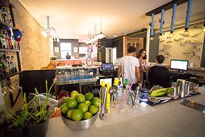 Nice Way Porto Hostel