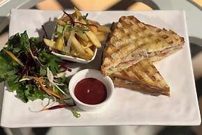 Vannasut Hotel and Spa