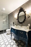 DoubleTree by Hilton Hotel Izmir Airport