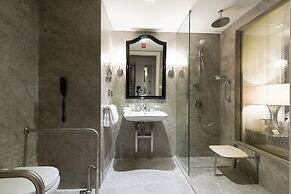 DoubleTree by Hilton Hotel Izmir Airport