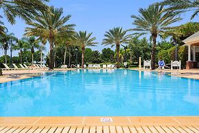 Condo Contemporary 3 Bedroom Reunion