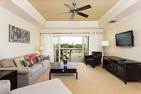 Condo Centre Court Living 3 Bedroom Reunion