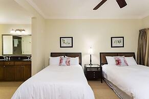 Condo Centre Court Living 3 Bedroom Reunion