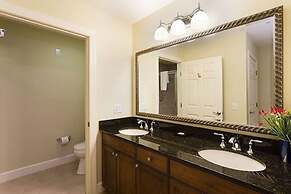 Condo Centre Court Living 3 Bedroom Reunion