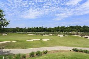 Condo Centre Court Living 3 Bedroom Reunion