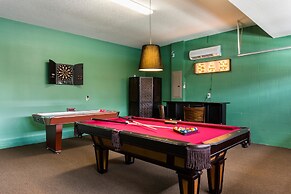 Villa Oasis Sunset 6 Bedroom Reunion