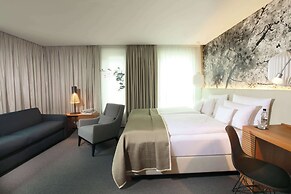 Me and All Hotel Dusseldorf, by Hyatt
