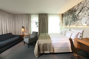 Me and All Hotel Dusseldorf, by Hyatt