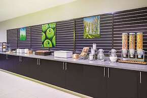 La Quinta Inn & Suites by Wyndham Clifton Park/Saratoga Area