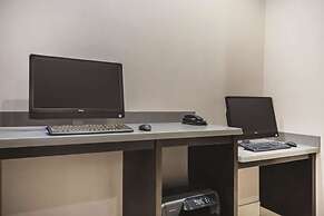 La Quinta Inn & Suites by Wyndham Clifton Park/Saratoga Area