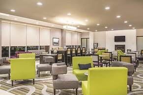 La Quinta Inn & Suites by Wyndham Clifton Park/Saratoga Area