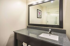 La Quinta Inn & Suites by Wyndham Clifton Park/Saratoga Area