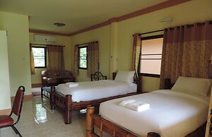 Khunnam Rimtarn Resort