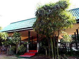 Khunnam Rimtarn Resort