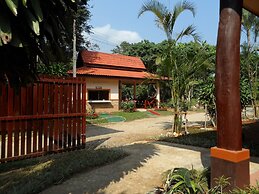 Khunnam Rimtarn Resort