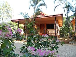 Khunnam Rimtarn Resort