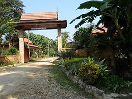 Khunnam Rimtarn Resort