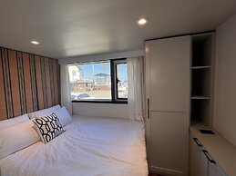 Morning Beach Pension