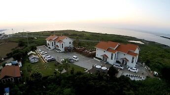 Morning Beach Pension