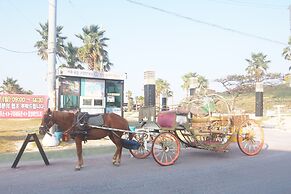 Morning Beach Pension