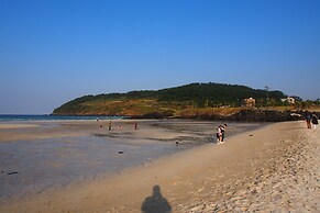 Morning Beach Pension