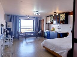 Morning Beach Pension