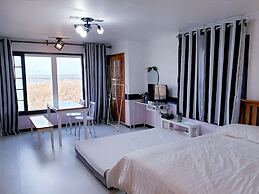 Morning Beach Pension