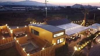 Morning Beach Pension