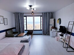 Morning Beach Pension