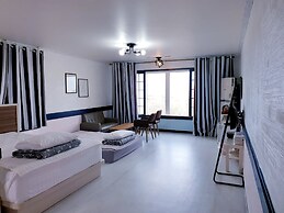 Morning Beach Pension