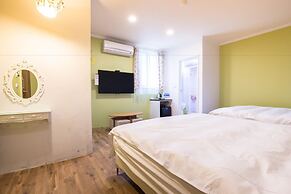 N. Castle Hotel