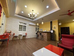 N. Castle Hotel