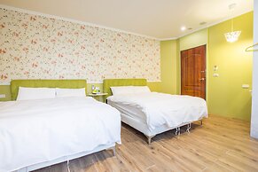 N. Castle Hotel