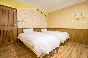 N. Castle Hotel