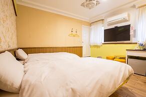 N. Castle Hotel