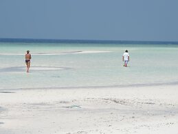 NAZAKI BEACH HOTEL